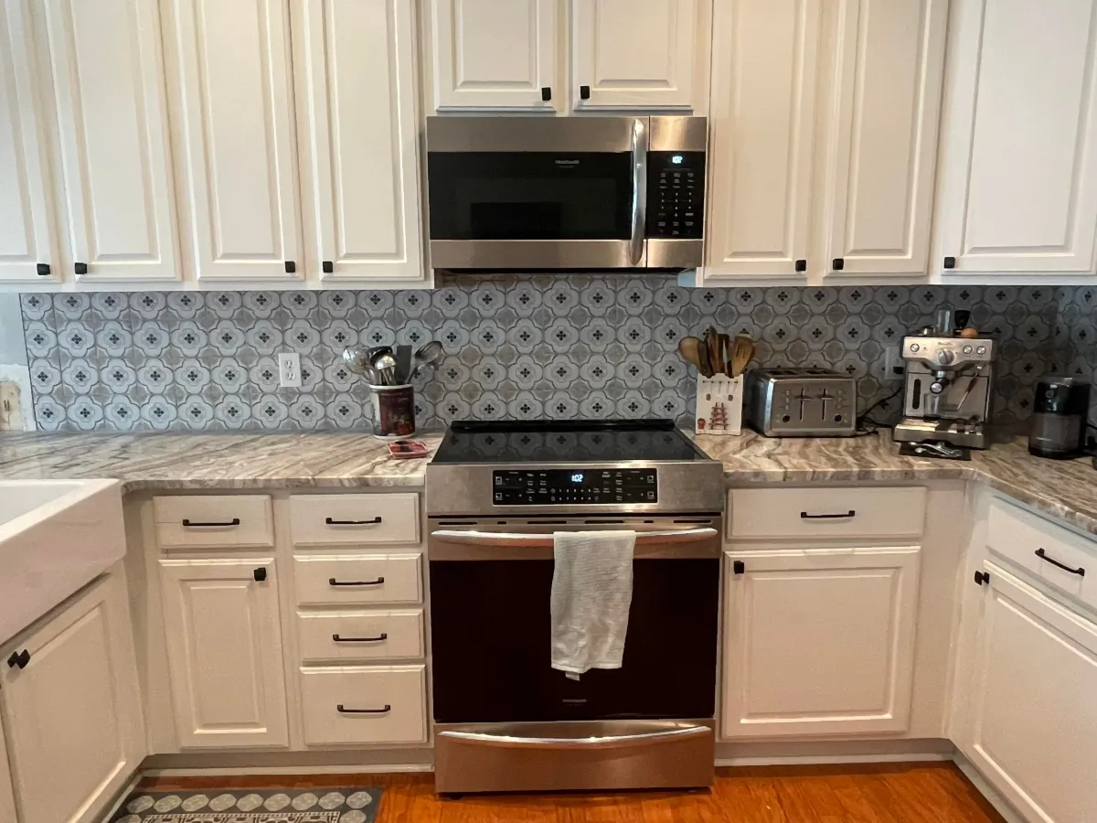 Finished kitchen backsplash in Hilton Head, SC